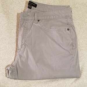 Banana Republic 33/30 Slim Fit Pants